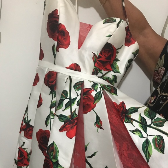 Grad Dress - used once, super modern! Size 0 - Picture 3 of 3